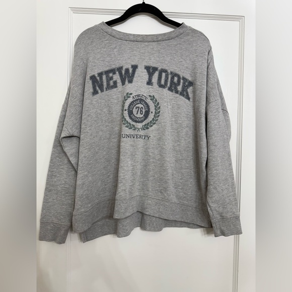Colsie gray New York Sweatshirt medium - Picture 1 of 5
